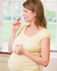如果你怀孕了，想戒烟，和你的医生谈谈——药物可能是比香烟更好的选择。”border=