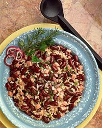 红豆和米饭是一道经典的菜肴，它既美味又容易烹调。