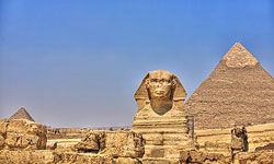 当然，大金字塔是宏伟的，但古埃及人可以引以为荣的远不止于此。查看更多著名地标的图片。＂width=