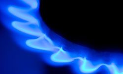 While liquid gas burns too slowly to be useful in the combustion process, vaporized gas burns at a very high rate.