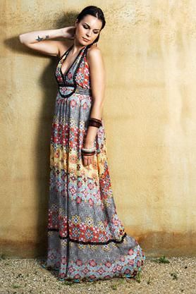 Long dresses may keep you looking short, but it is a sophisticated look.