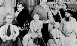 Director Tod Browning with the cast of "Freaks," including Josephine Joseph in the back left.”border=