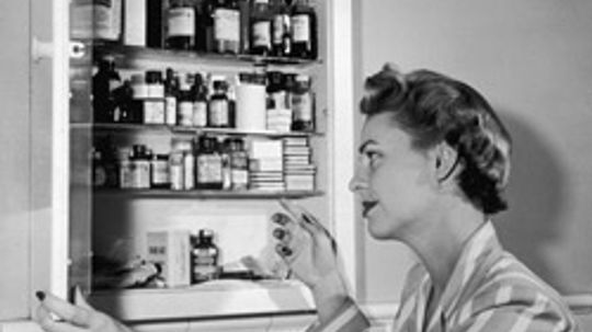 Top 10 Items You Should Have in Your Medicine Chest