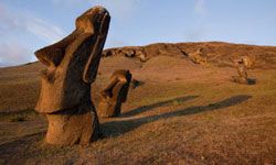 There are nearly 900 maoi on Easter Island.