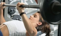 woman lifting weights