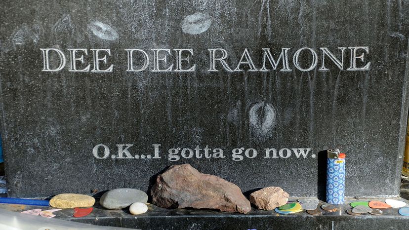 Dee Dee Ramone tombstone