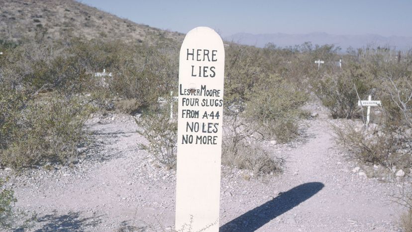 Les Moore tombstone