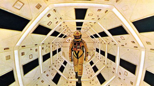 《2001:太空漫游》(2001:A Space Odyssey)上映50年后，我们离HAL 9000还有多远?＂border=