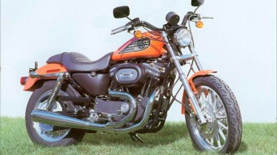 2002 Harley-Davidson XL-883R Sportster“border=