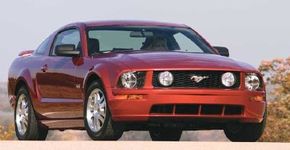 2005年看到更多的照片。2006, & the 2007 Ford Mustang.”width=