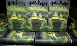 Copies of &quot;Harry Potter and the Half-Blood Prince&quot; sit in an Amazon.com warehouse in Nevada.