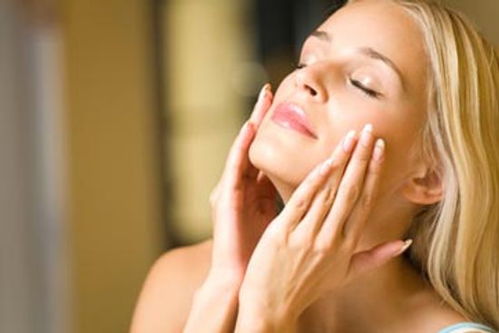 Quick Tips: 5 Tips to Get Rid of Crow's Feet