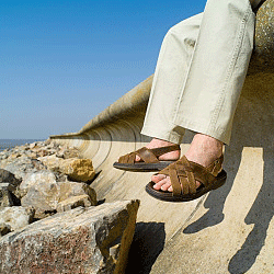 5 Alternatives to Flip flops for Men HowStuffWorks