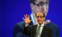 雷·库兹韦尔(Ray Kurzweil)是一位著名的奇点主义者，他相信奇点可以通向某种乌托邦。＂border=