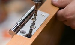 screw and hinge