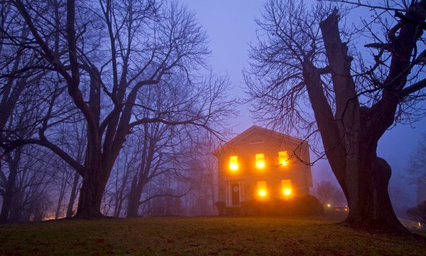 10 Real-life Haunted Houses