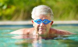 5 Simple and Fun Water Aerobics Exercises for Seniors