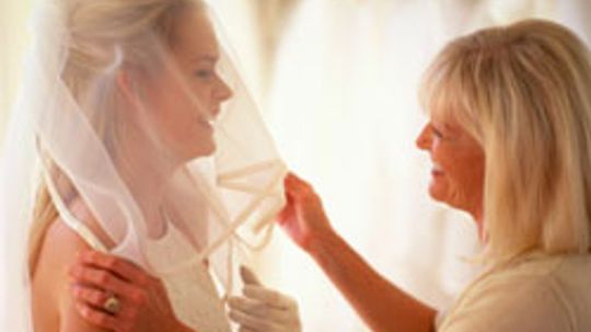 5 Tips for Getting Your Guy's Mom Involved With the Wedding