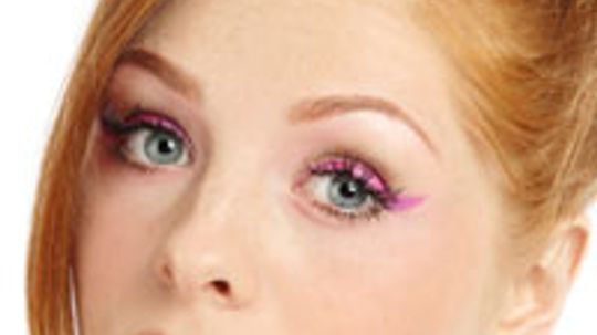 Cat Eyes and Color: Secrets of the '60s Makeup Look