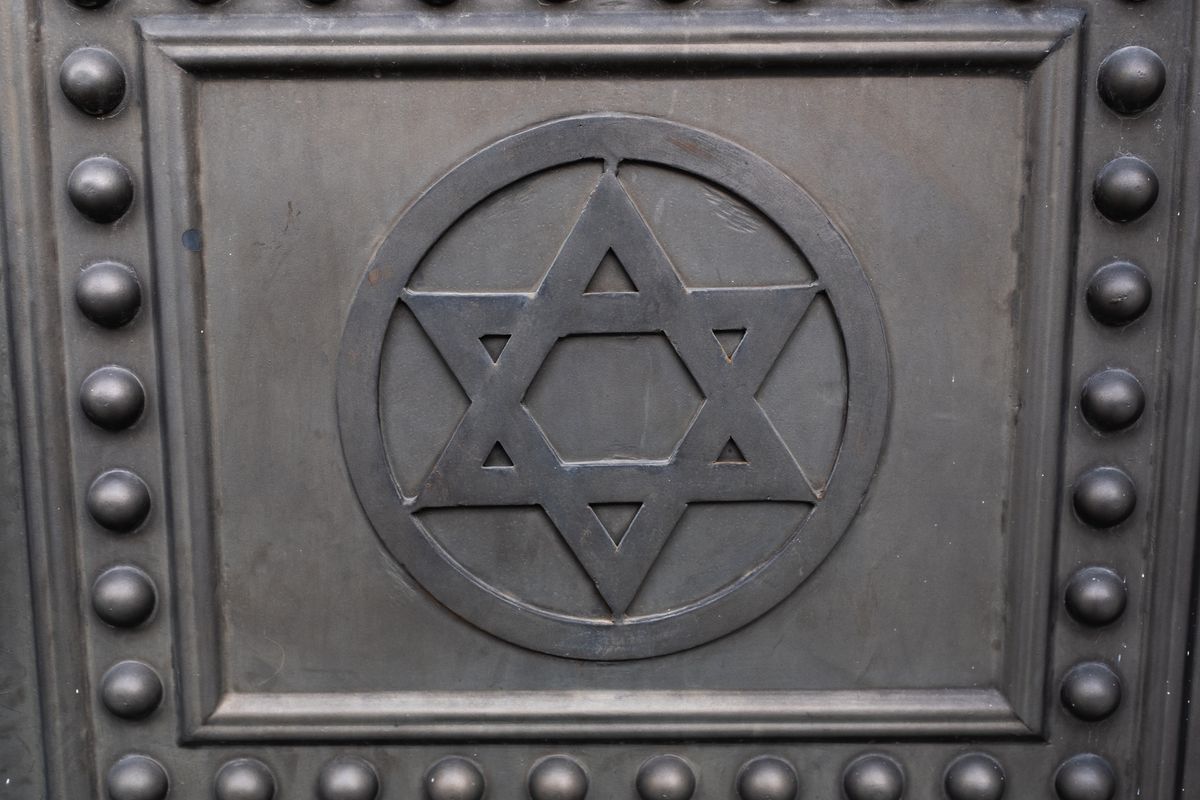 The Profound Insights of the Seven of Pentacles A Tarot Journey